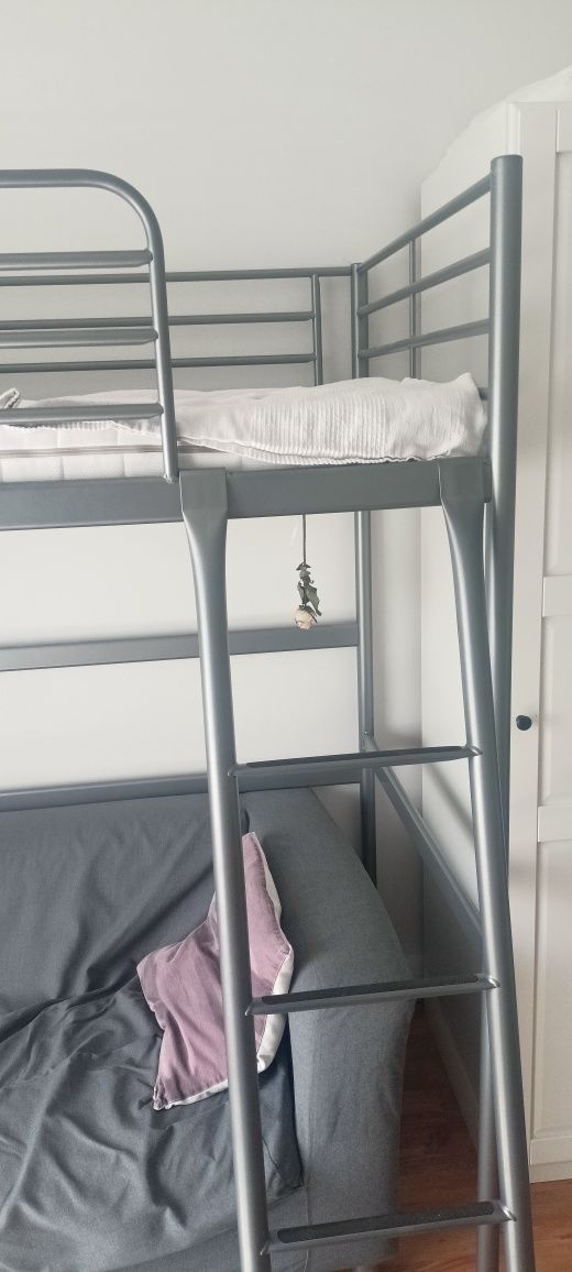 Łóżko piętrowe młodzieżowe Ikea Svarta