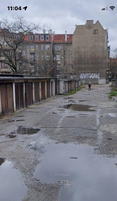 Garaz ul . Reja plac Grunwaldzki Wroclaw mozliwe miejsce na motocykl