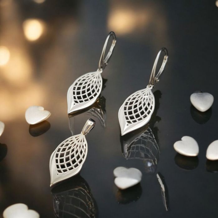 Piękny nowy komplet srebrny.