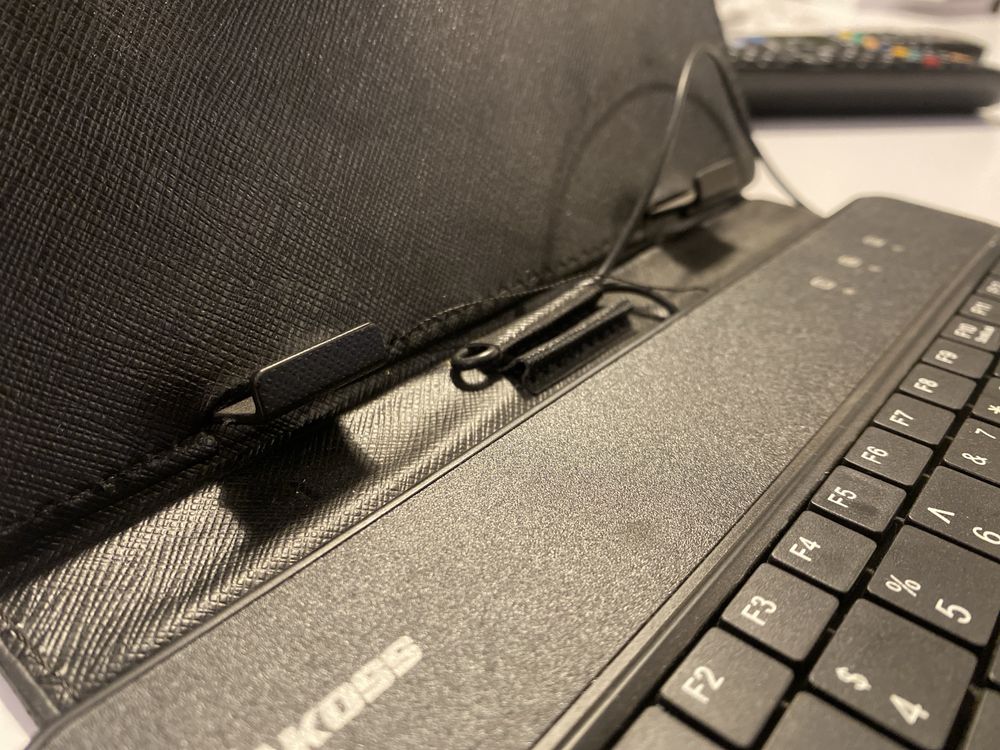 Mini klawiatura do tabletu Vakoss TK-542UK + etui 7”