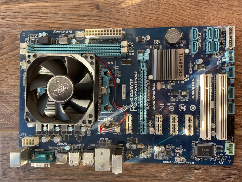 Материнська плата GIGABYTE GA-F2A55-DS3