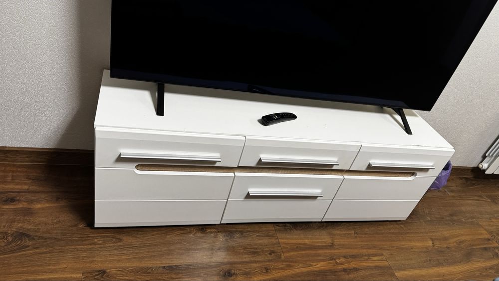 Терміново Тумба під телевізор