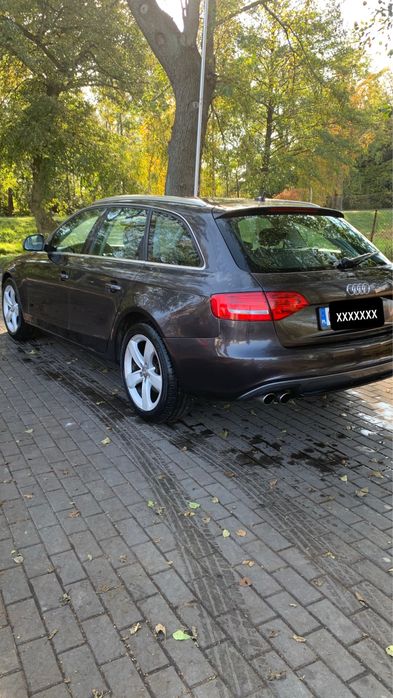 Audi a4 b8 2.0D sline rok 2009/2010