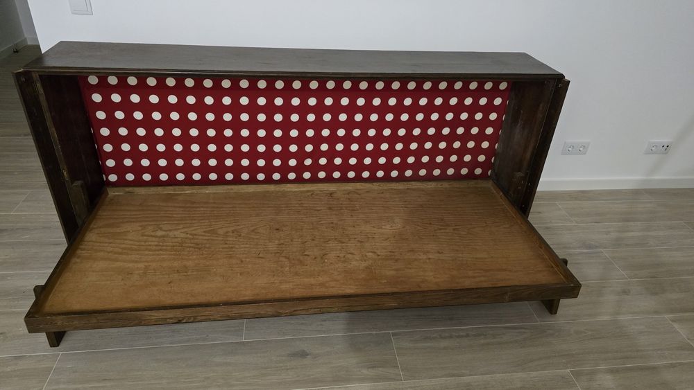 Aparador cama / movel cama / antigo. Faço entrega ao domicílio