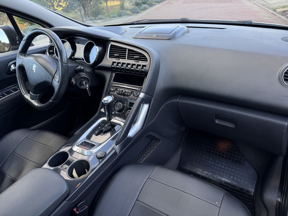 Peugeot 3008 2.0д. Автомат