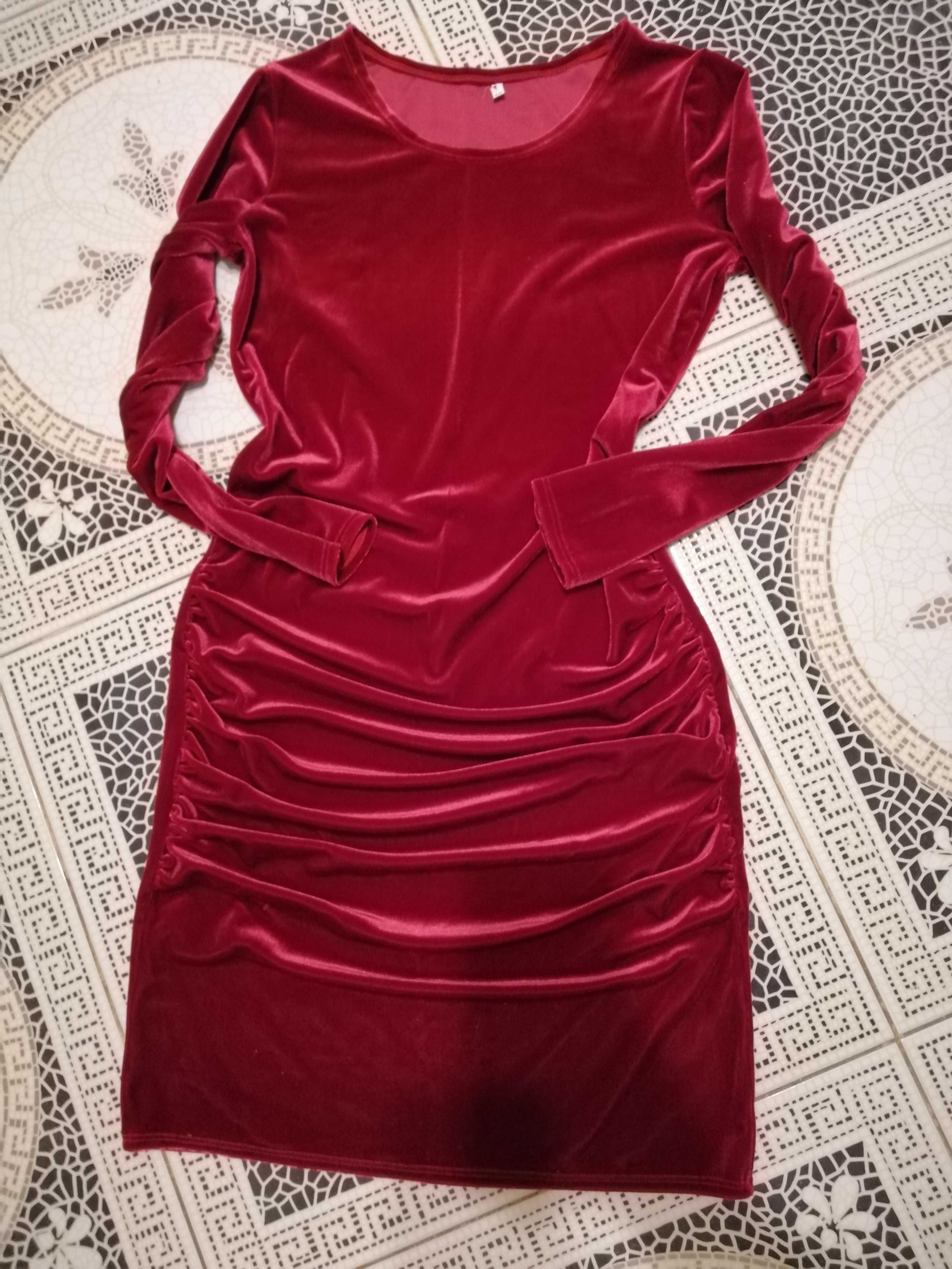 Велюрова сукня винного кольору