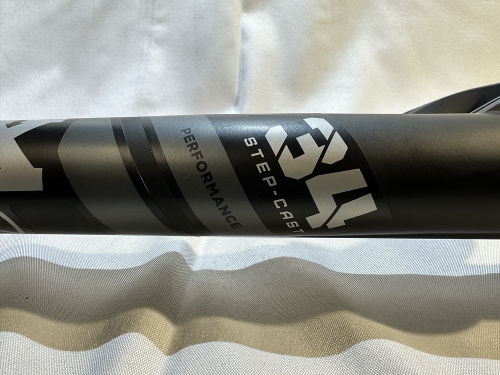 Amortyzator Fox Performance 34 Step-Cast, Float EVOL air spring.