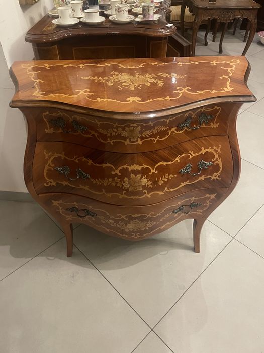 Komoda wlosla intersjonowana