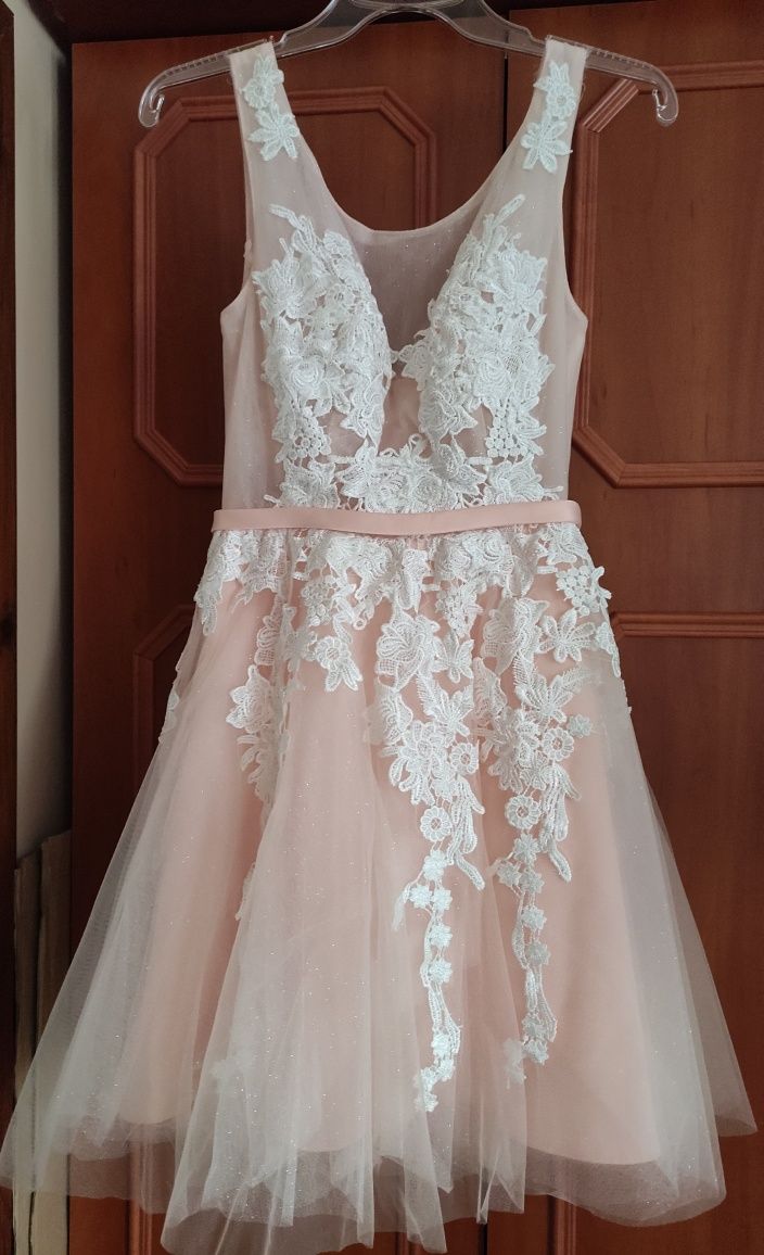 Suknia sukienka brzoskwiniowa tiulowa rozmiar 36