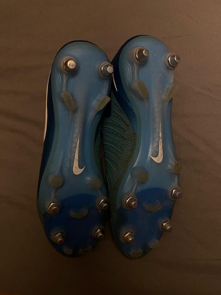 Chuteiras nike phantom oficiais