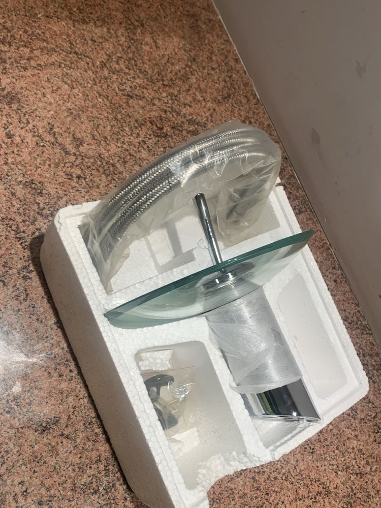 Bateria umywalkowa do lazienki szklana