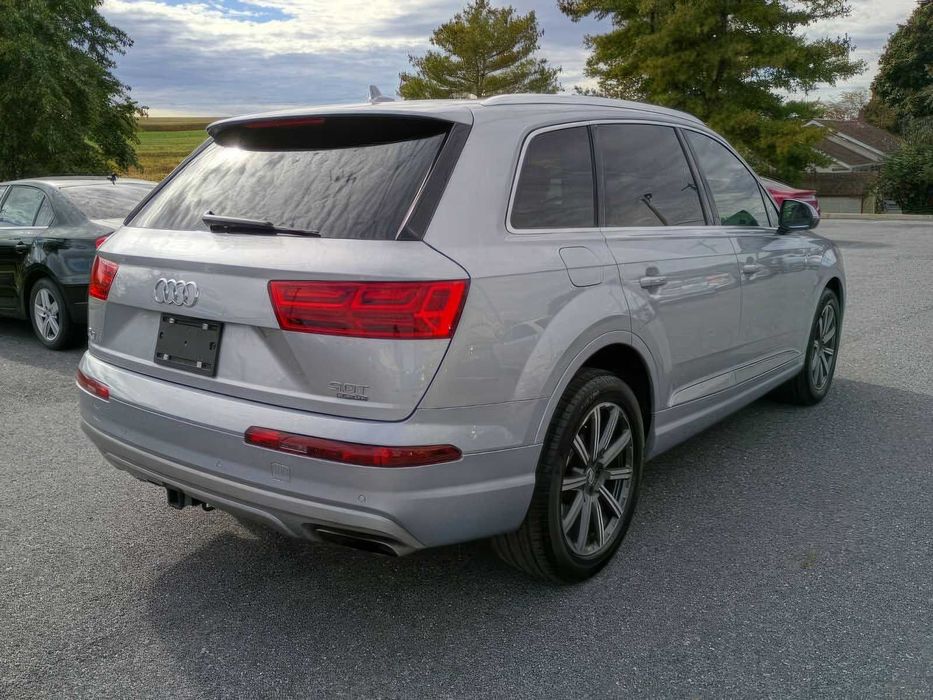 Audi Q7      2018