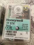 Автомат горіння ( блок управління горіння ) HONEYWELL TF 974