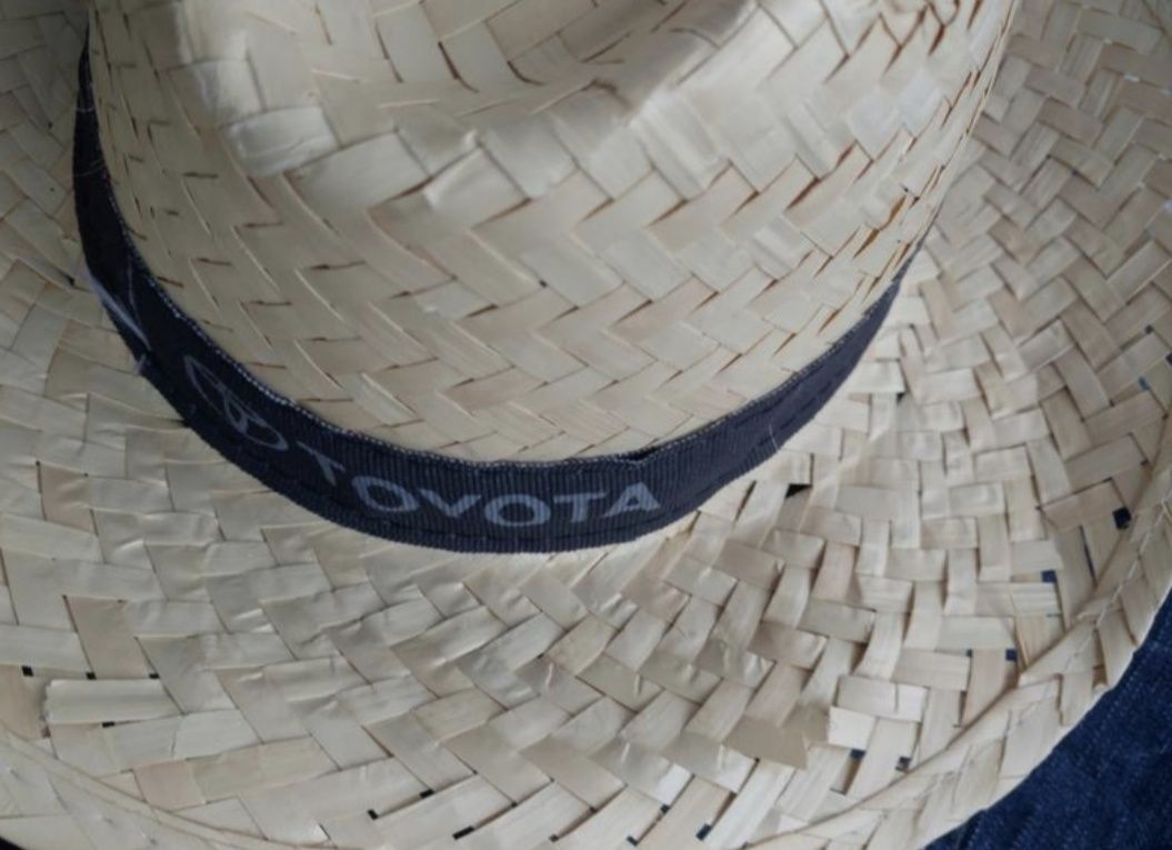 Эксклюзивная  мужская шляпа  от toyota из натуральной соломки.Италия.