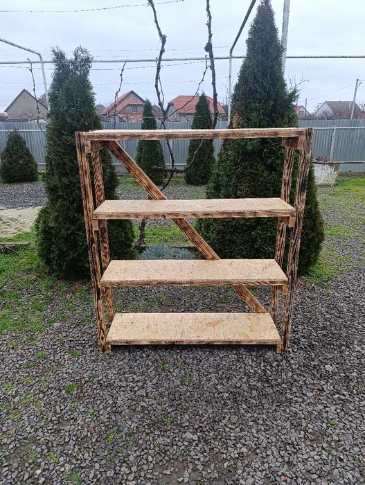 Стелаж деревяний