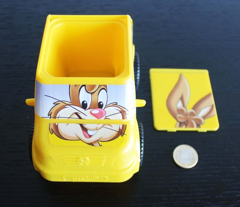 Antigo brinde / brinquedo Jipe da Nesquik do ano 2000