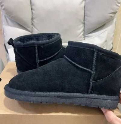 Śniegowce Ugg Bottines Classic Ultra czarne EU39