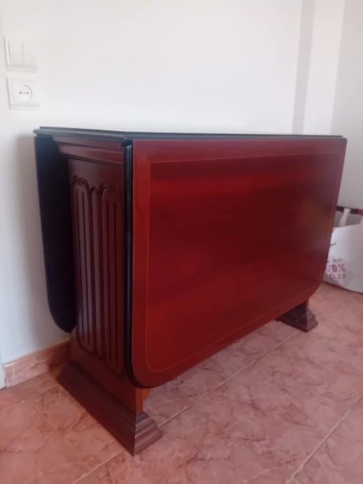 Mesa decorativa que abre 2m