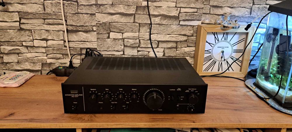 Wzmacniacz sansui au317