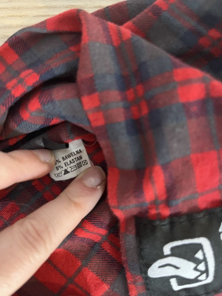 Cienka czapka w kratkę Jungmob