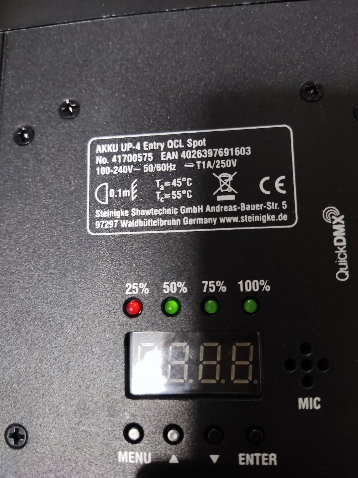 AKKU UP-4 Entry QCL Spot reflektor LED
