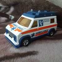 Ambulans francuskiej firmy MAJORETTE