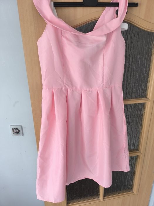 Sukienka nowa . Różowa