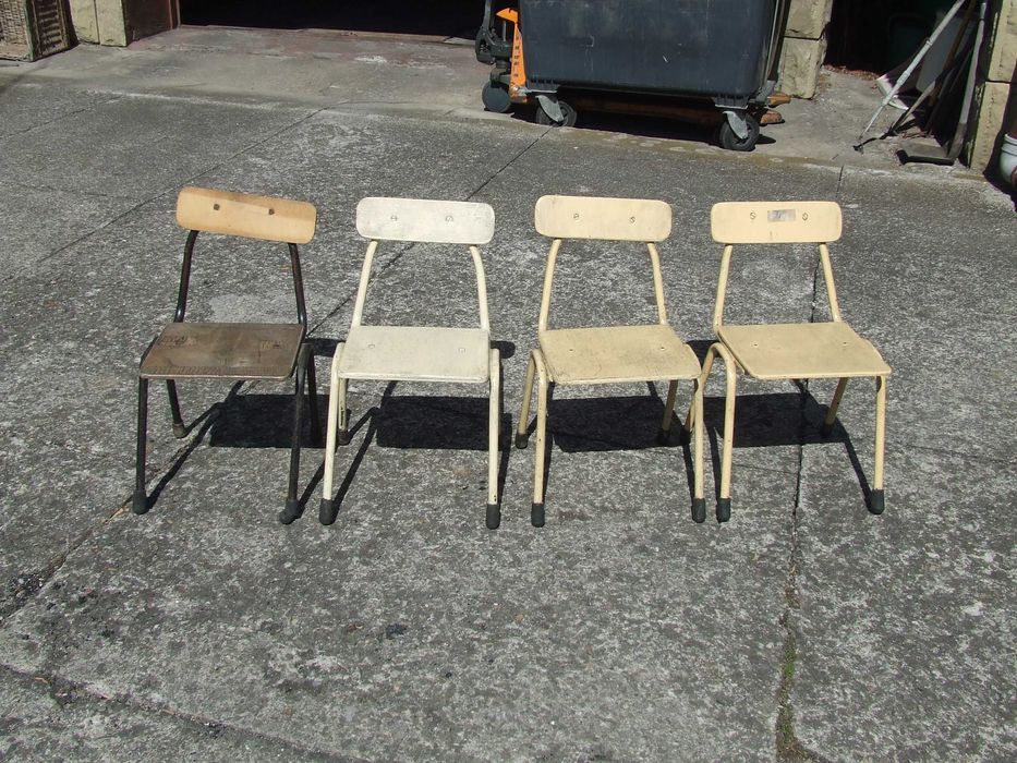 3 Stare krzesła dziecięce szklone + 1 gratis