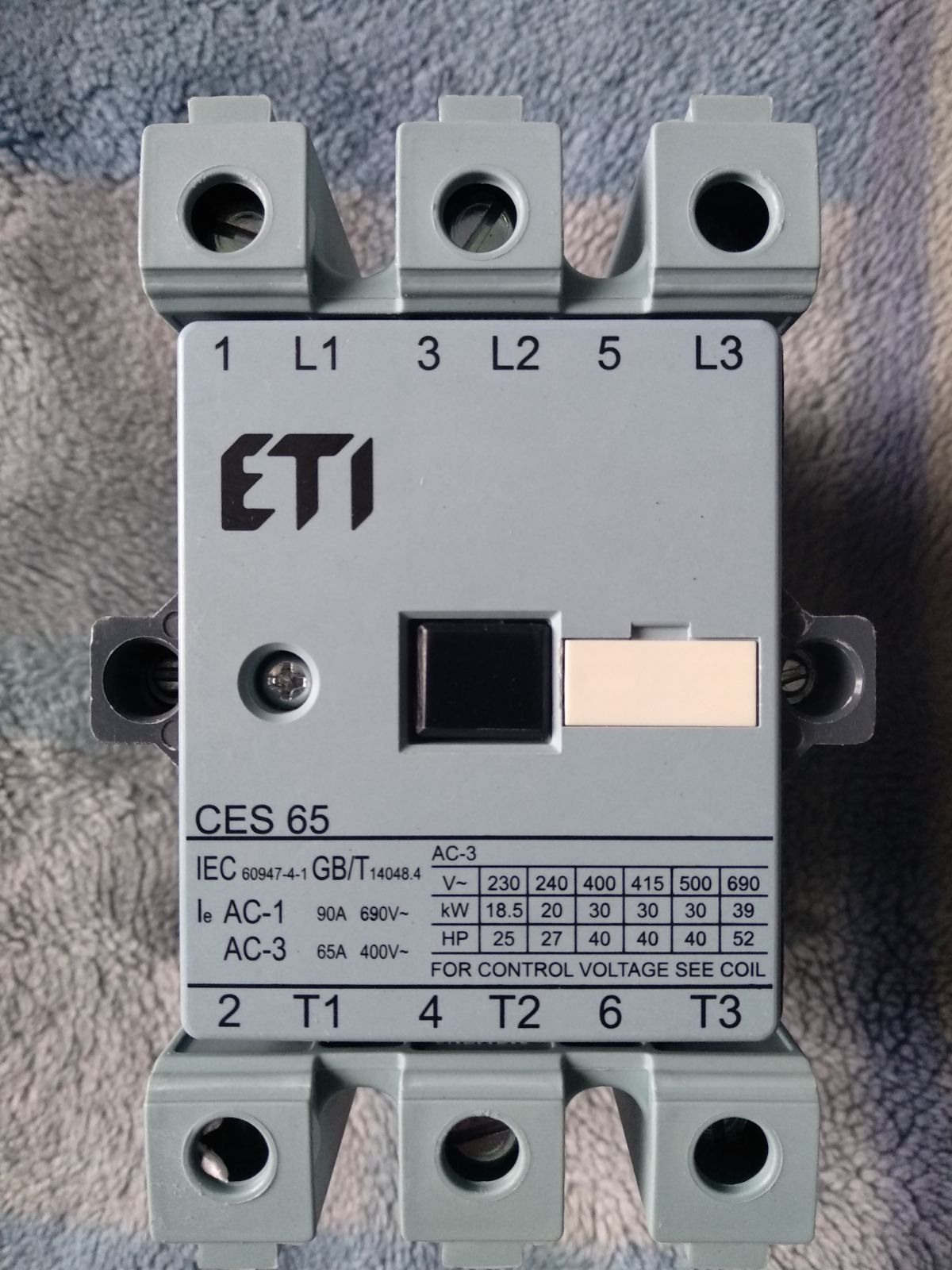 Контактор силовий ЕТІ CES 65.