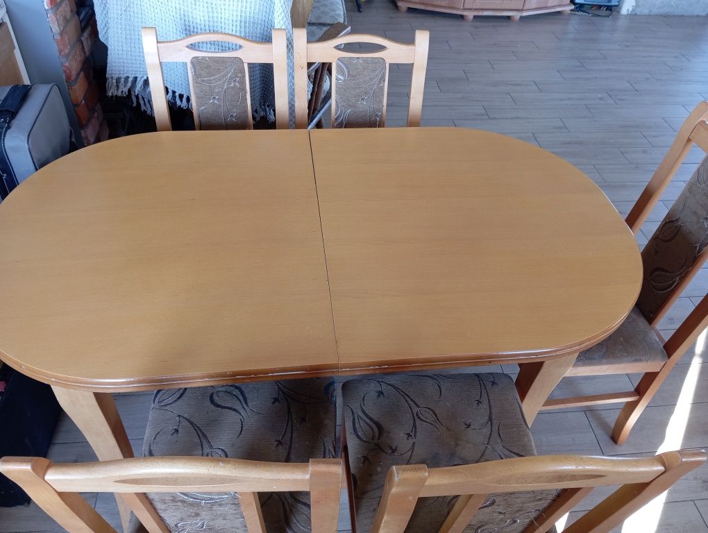 Stół z 6 krzesłami