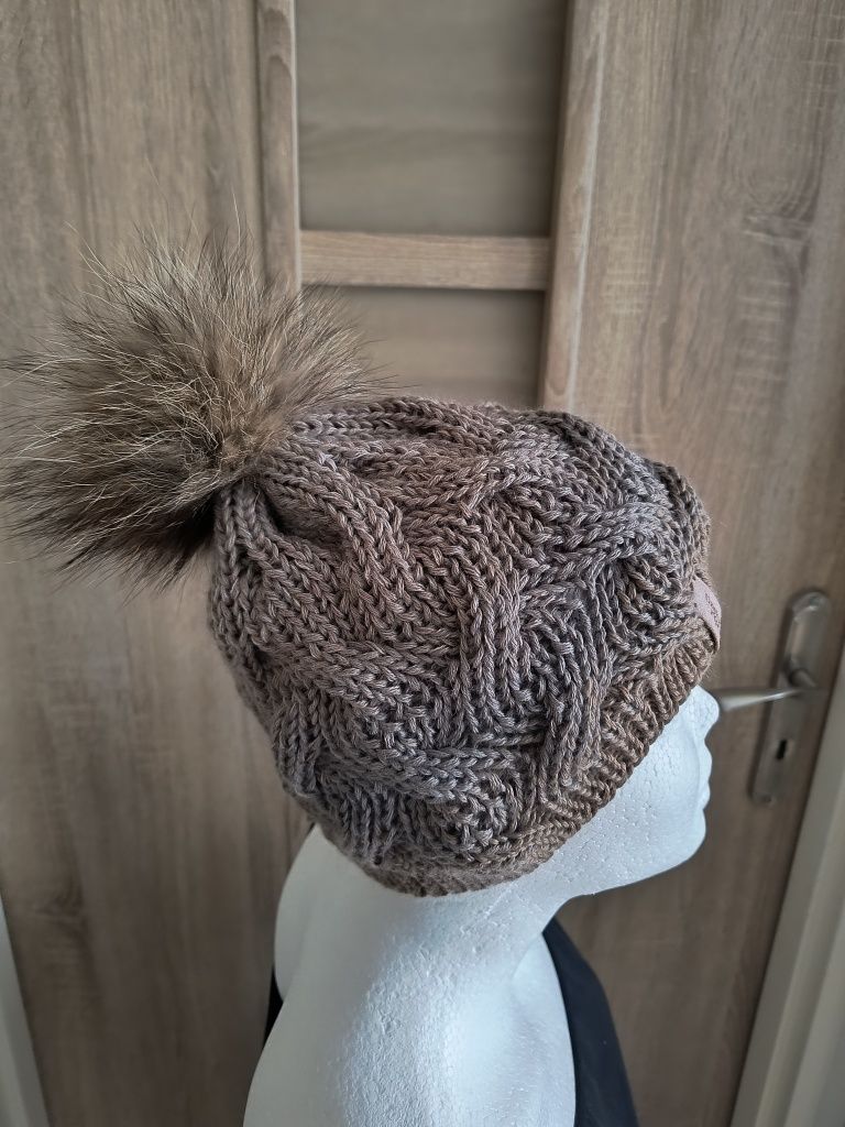 Ręcznie robiona czapka z włóczki merino handmade