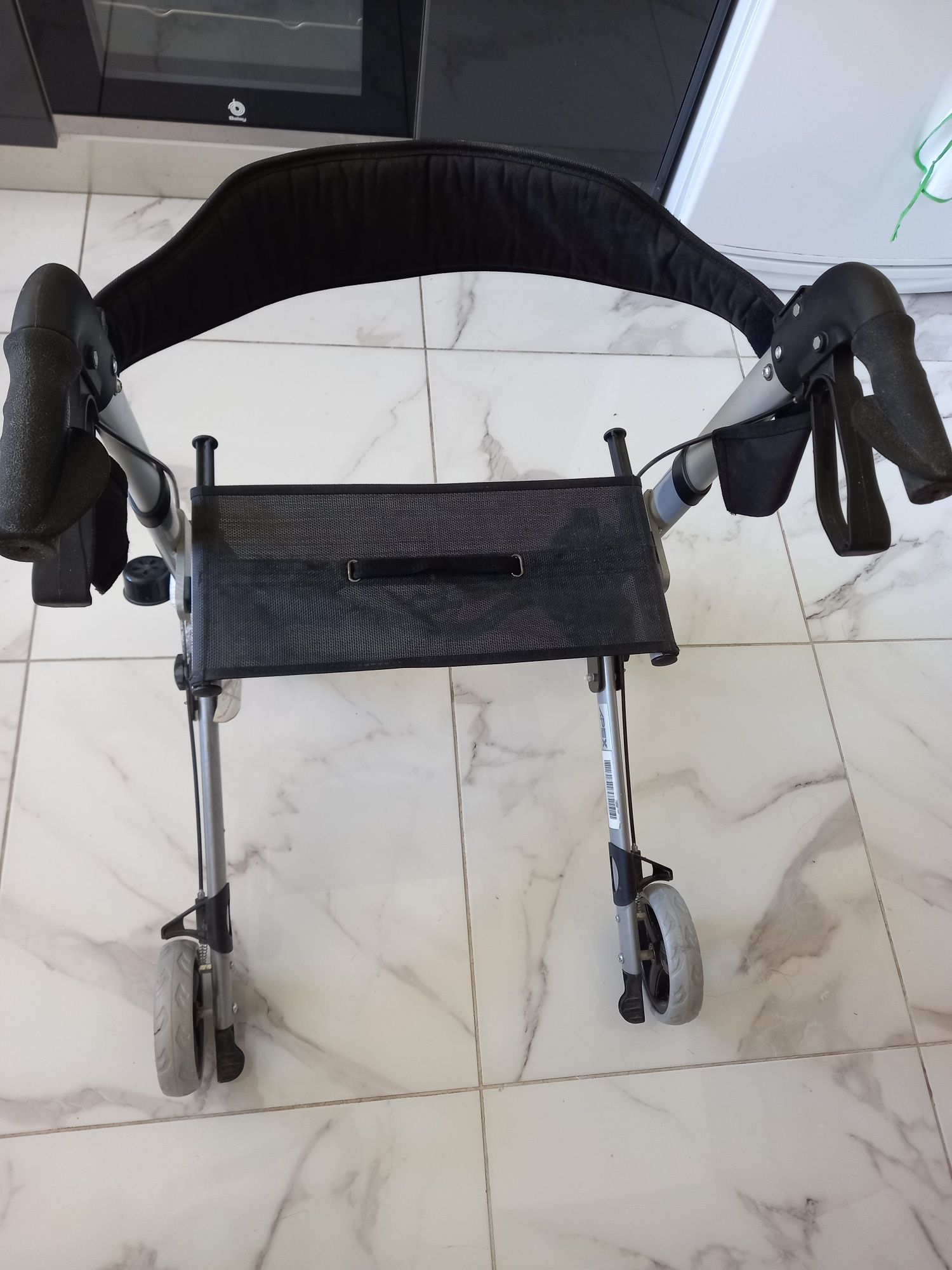Vende-se andarilho 55€