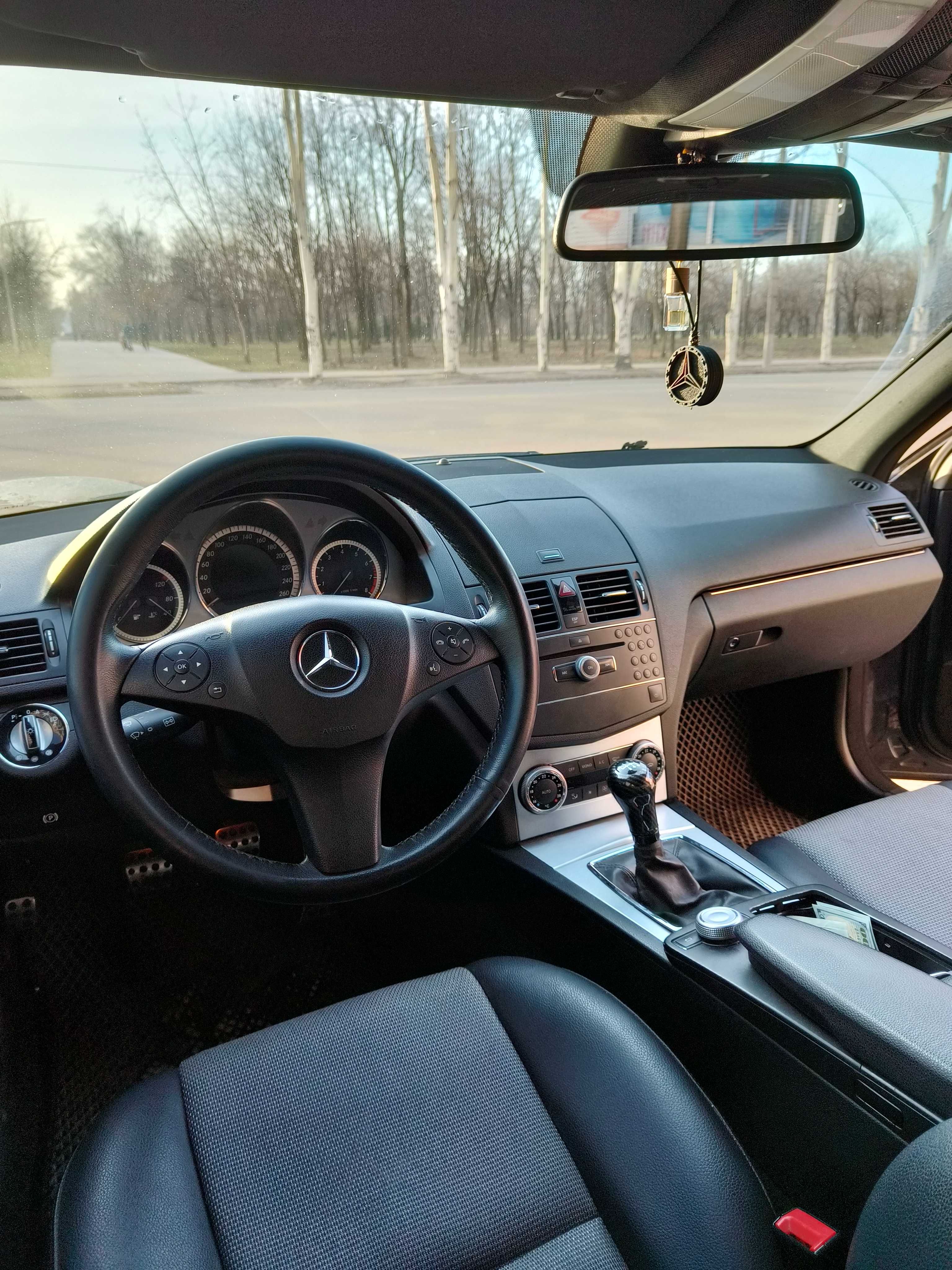 Mercedes Benz C-180 AMG C-class Avantgarde