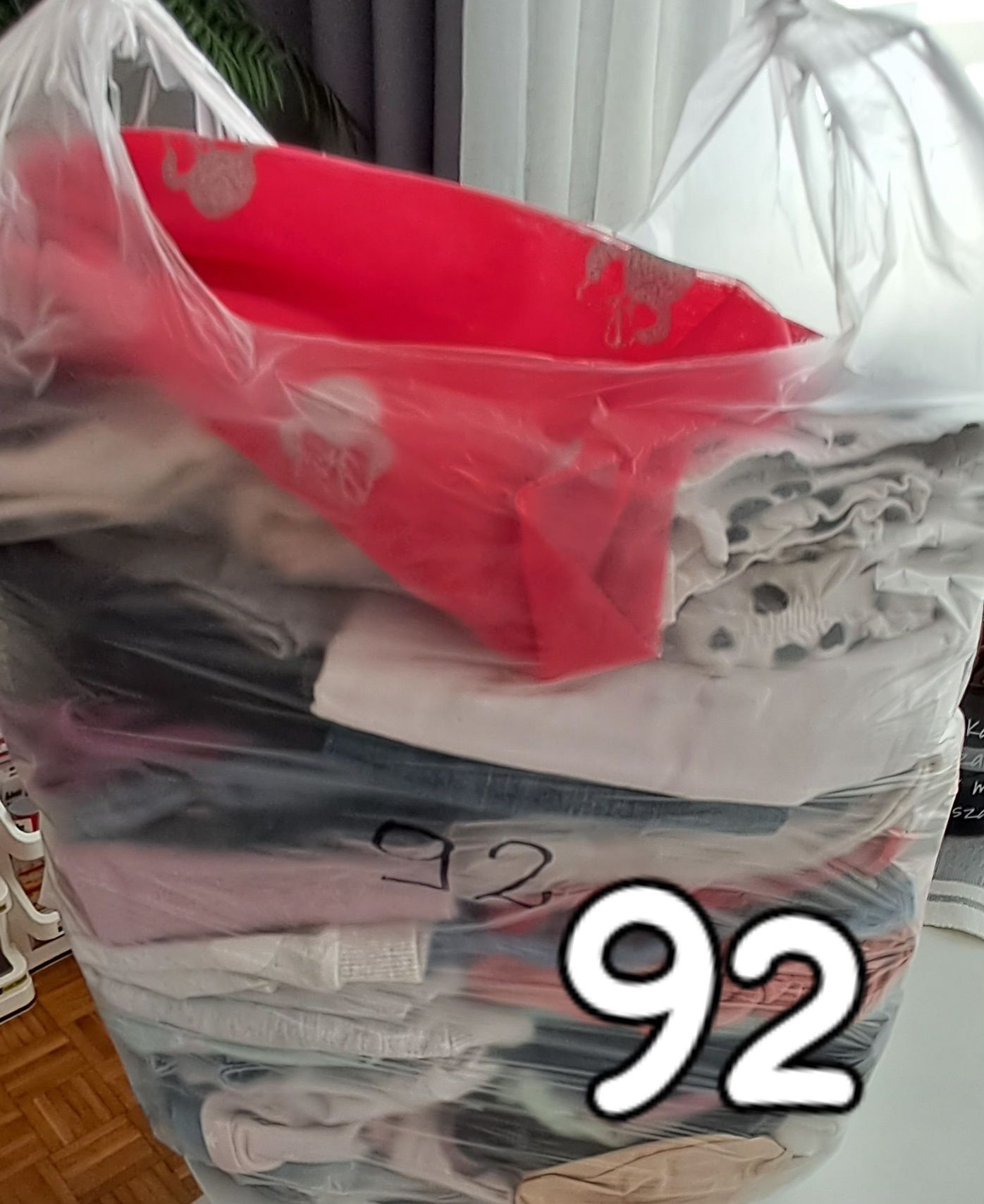 Duza torba ubranek 92.
