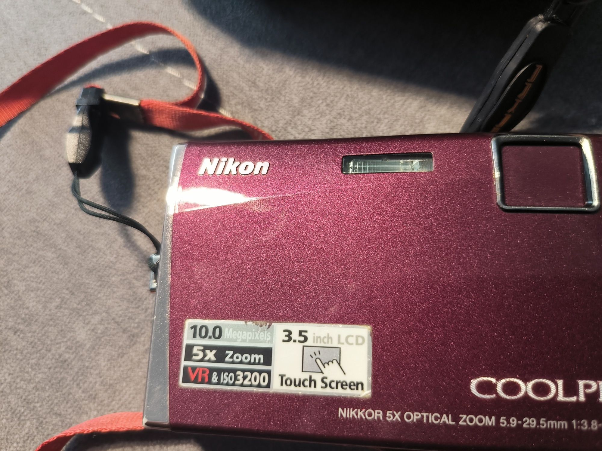 Aparat Nikon - Coolpix s60 10.0-Megapixel Digital Camera