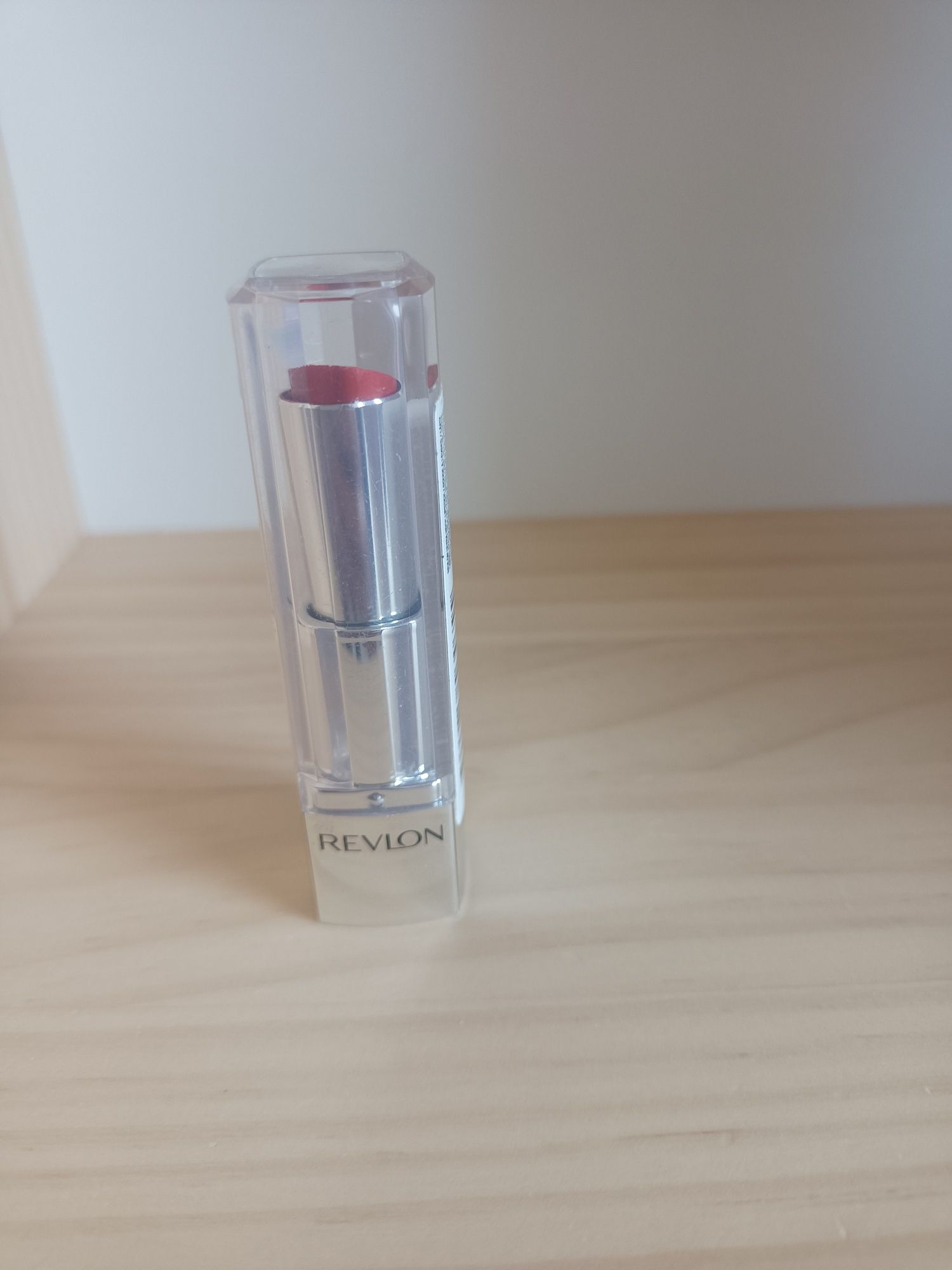 Pomadka ultra HD Revlon lipstick 875