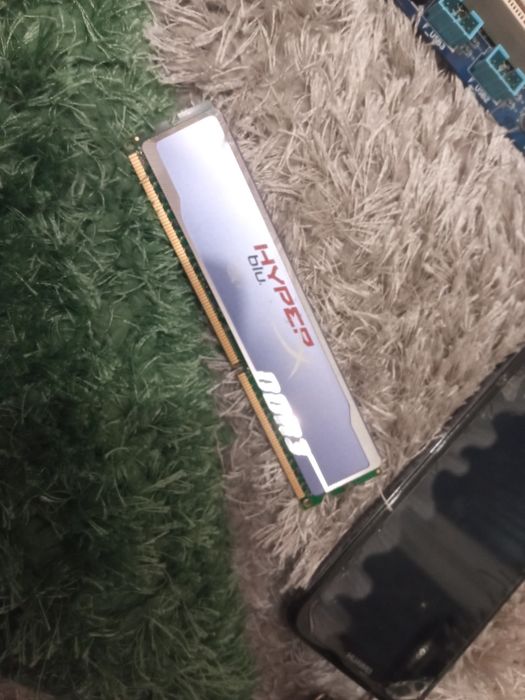 4x ram 2 GB ddr3 good ram , hyper blu