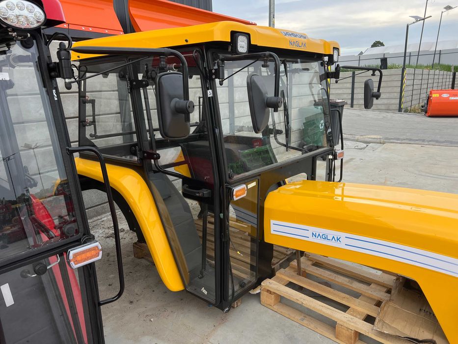 Kabina Ursus C360 C-360 C-330 C330 T-25 z błotnikami NAGLAK ---RATY---