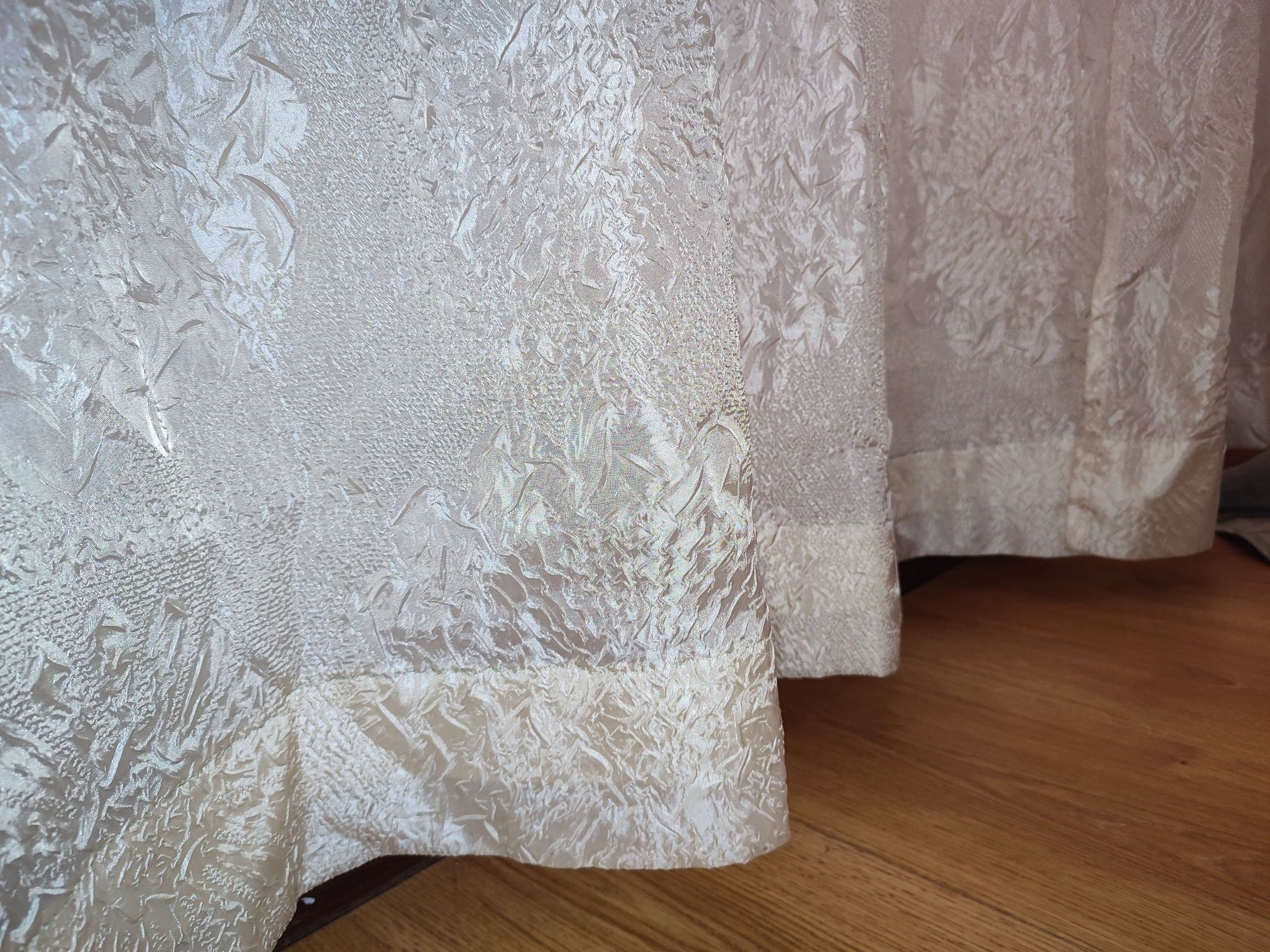 Cortinados par com ilhós