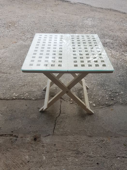 Mesa pequena dobrável
