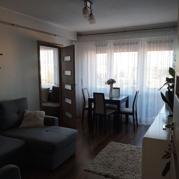 Sprzedam mieszkanie 3 pokoje,48m2, 4pietro