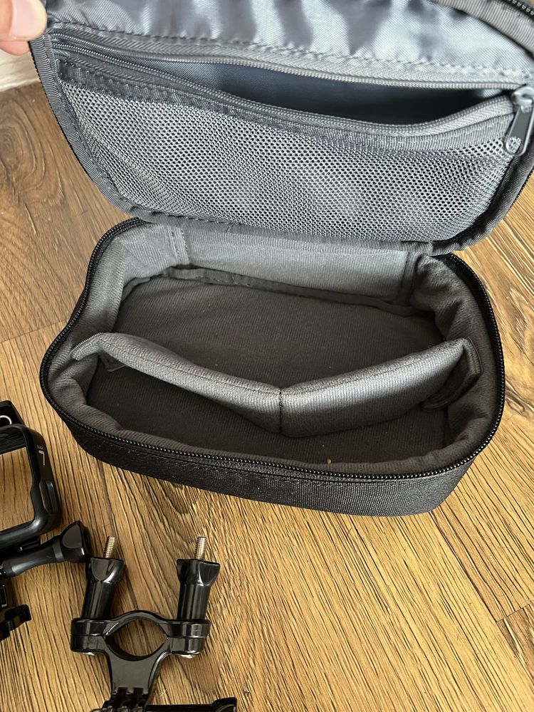 GoPro Hero 7 black, dwie baterie, statyw, torba