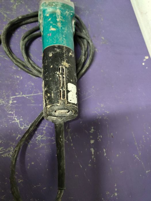 Makita 9565CVR regulacja obrotów opis