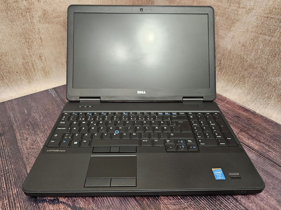 Dell Latitude E5540 (Core i3-4010U/8Gb/Intel HD 4600/SSD 256Gb/TN)