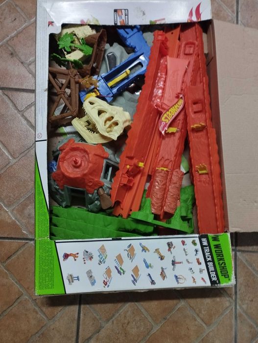 Pista de carros da HOT WHEELS