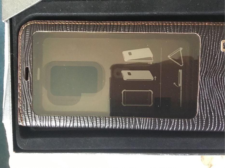 Кожаный чехол Samsung 9+новый