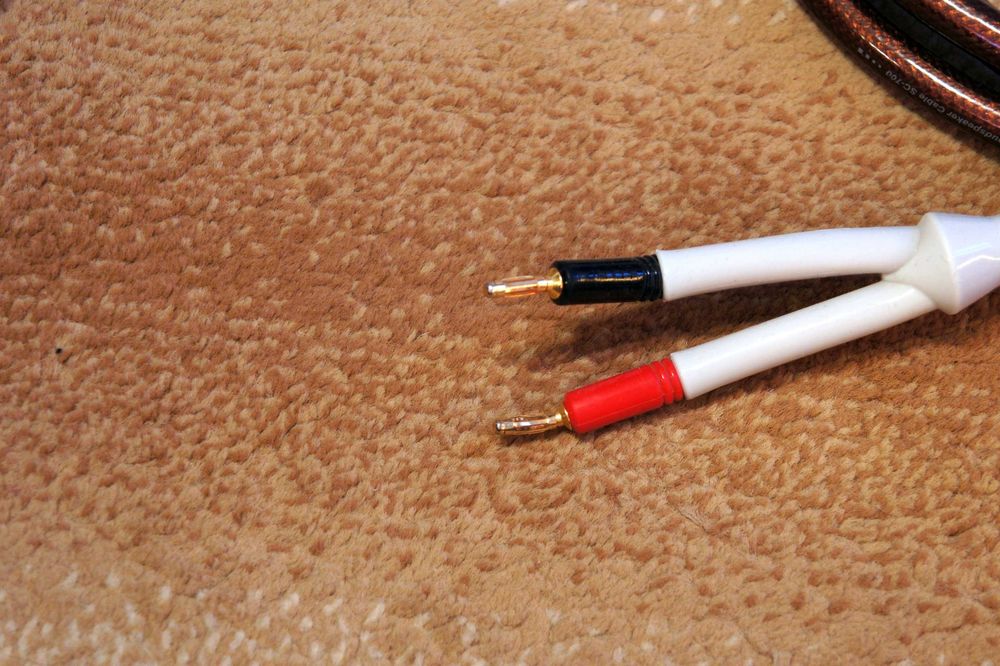 Nuforce SC-700 - kabel głośnikowy 3m, wtyk banan
