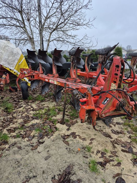 Gregoire Besson 4 5 pług obrotowy vario kverneland 3 4 5
