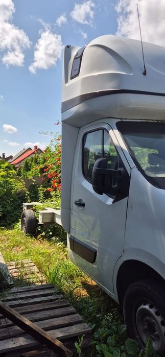 Renault master  zdemompletowany, to co widac na zdjeciach