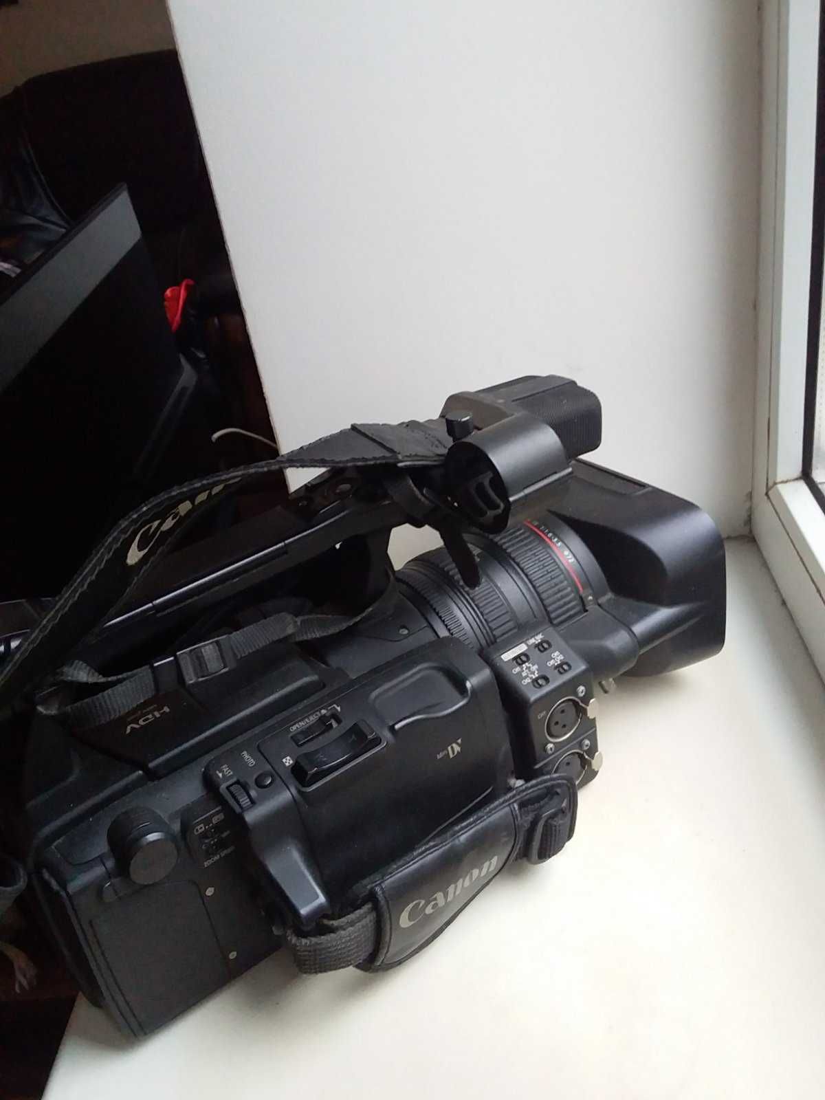 ПроФи  видео камеру XHA1 Canon